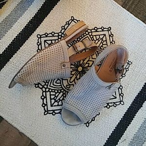 Sundance light Brown Sandals